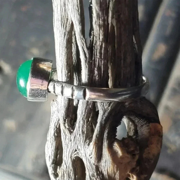 Artisan India Green Jade 925 Sterling Silver Plated Gemstone Ring Size 7 - Picture 3 of 9
